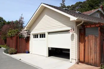 Golden Garage Door Service Cudahy, WI 414-937-5106 - abt-cont-gr-18m